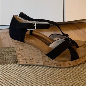 Toms Black Wedges